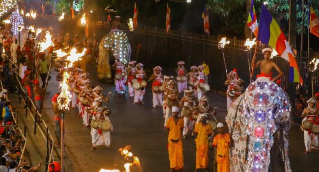 Final Randoli Perahara to light streets of Kandy